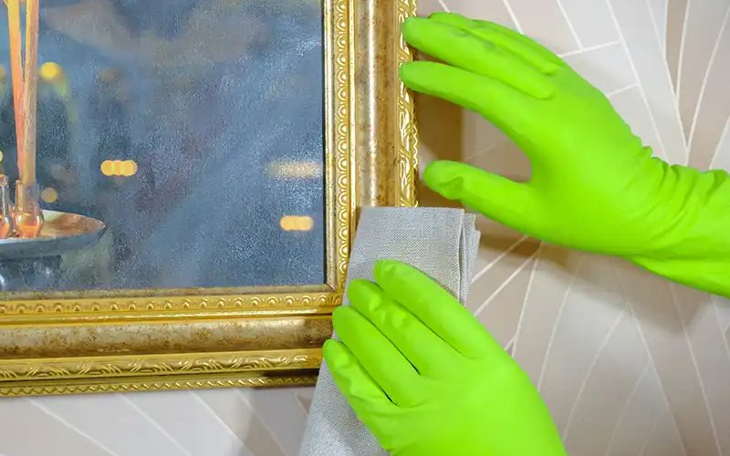 تمیز کردن تابلو نقاشی